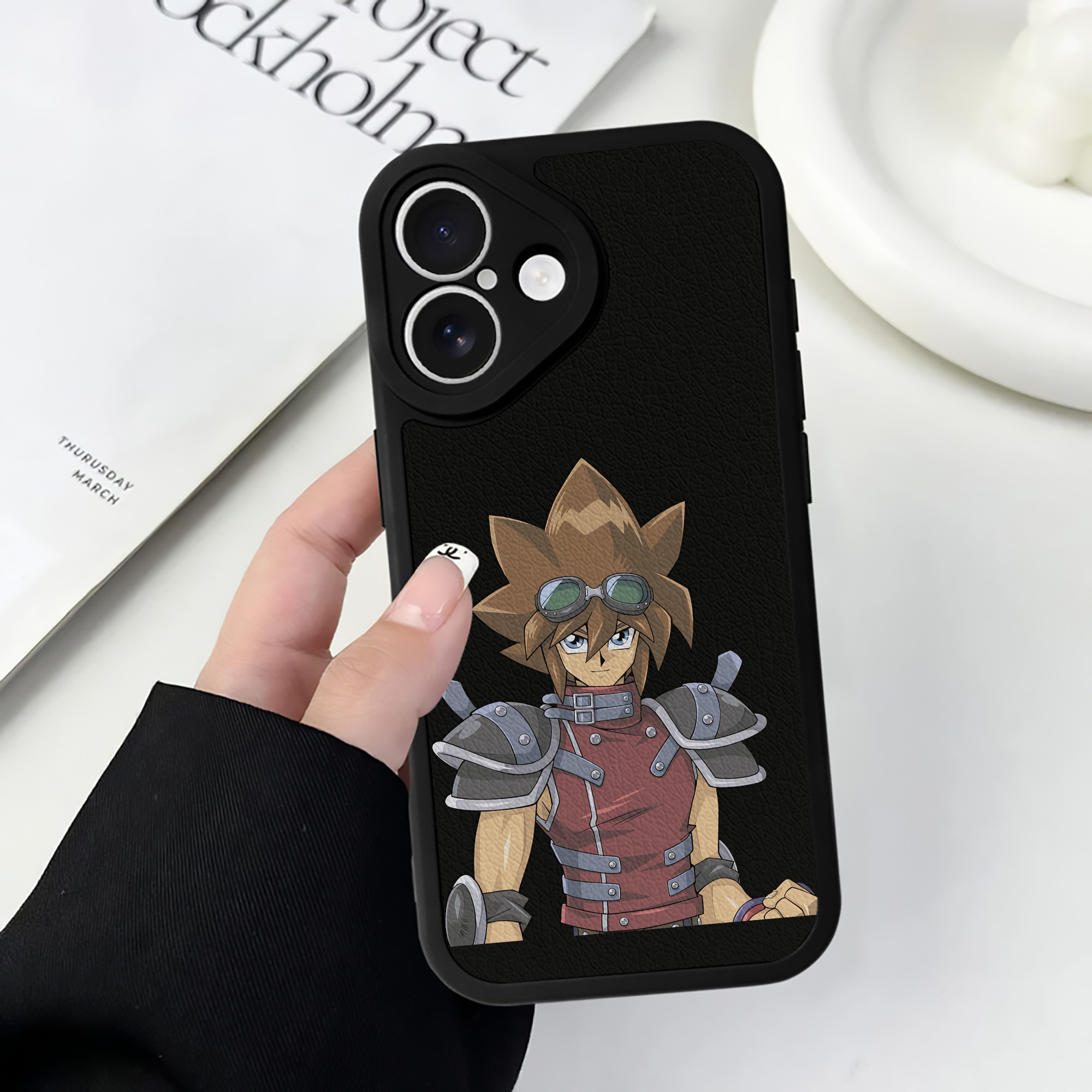 遊☆戯☆王 Yu-Gi-Oh! 【iPhone 16シリーズ対応】シリコンスマホケース（レザー調） 材質：シリコン